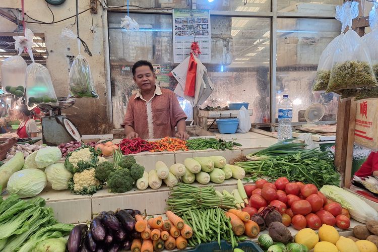 Harga cabai terus meningkat, pedagang di Pasar Koja, Jakarta Utara justru mengalami penurunan omzet. Rabu (6/3/2024)
