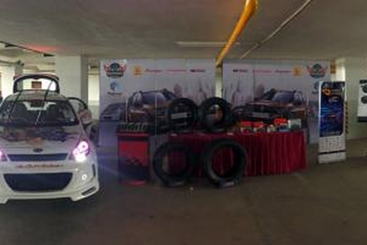 Roadshow AutoLive tiba di Malang.