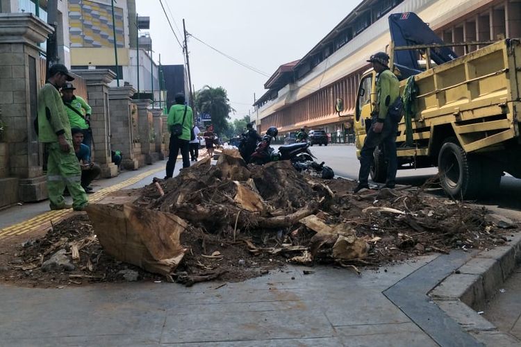 Trotoar Cikini, Jakarta Pusat, Senin (4/11/2019).
