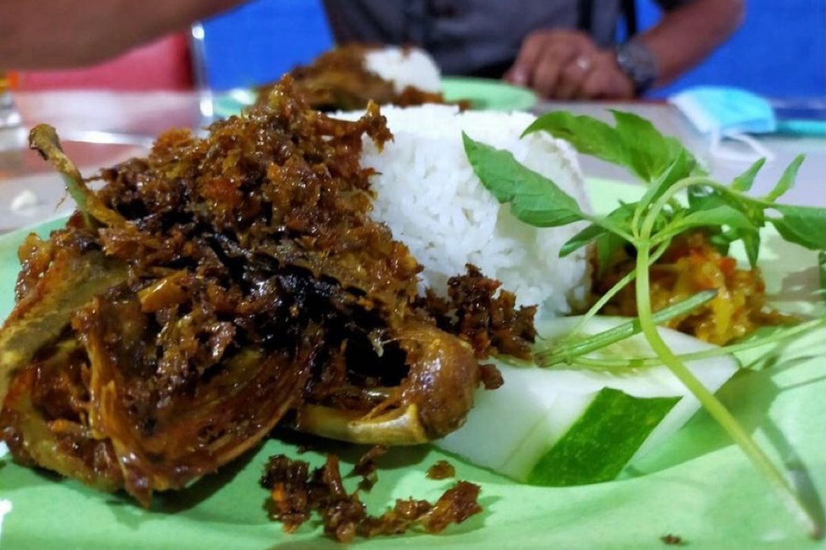 Ada 50 jenis masakan bebek yang berbeda di Kabupaten Bangkalan. Beragam jenis kuliner bebek itu akan dipromosikan oleh Menteri Pariwisata dan Ekonomi Kreatif Sandiaga Uno dalam tajuk 1001 bebek.