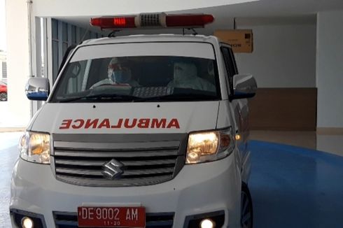 Mobil Ambulans yang Membawa Pasien Covid-19 Diamuk Warga