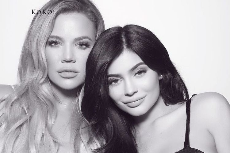 Khloe Kardashian dan Kylie Jenner.