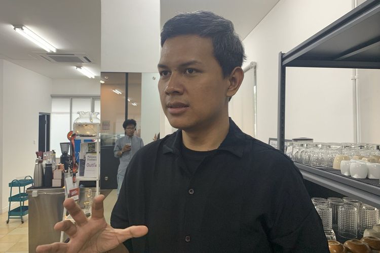 Nur Muhammad Agung, LnD Operations Specialist at Kopi Kenangan when met by the media in the Memories Class at Kenangan Academy Jakarta, Wednesday (11/12/2024).