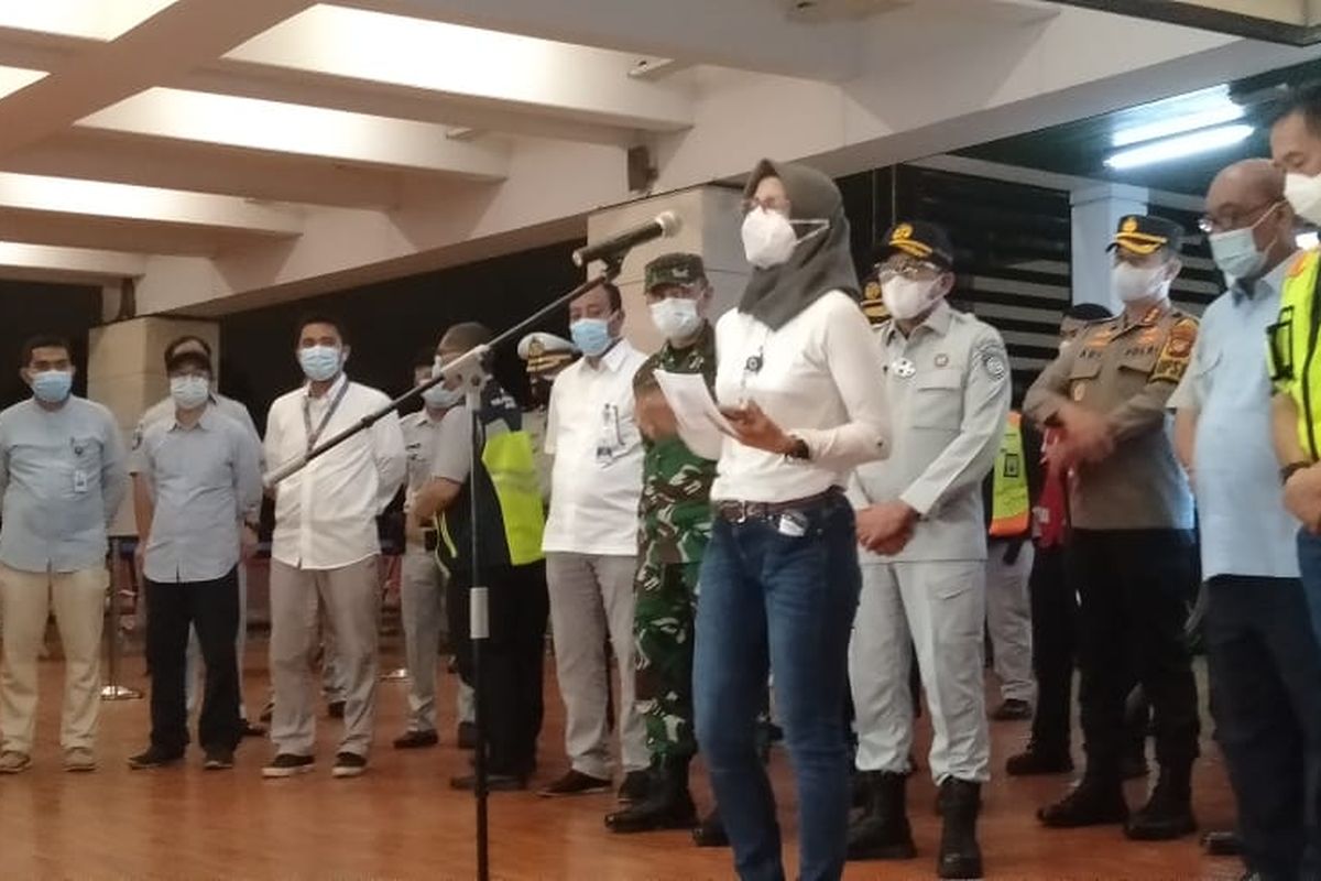 Adita Irawati selaku Juru Bicara Kementerian Perhubungan saat konferensi pers di Bandara Soekarno-Hatta, Sabtu (9/1/2020).