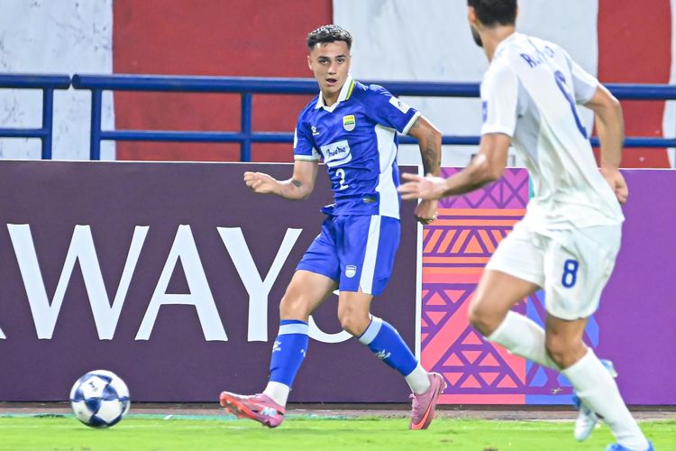 Aksi bintang Timnas Indonesia Eliano Reijnders saat membela Persib Bandung di ajang AFC Champions League Two (ACL 2) 2025-2026 melawan Lion City Sailors FC, Kamis (18/9/2025) di Gelora Bandung Lautan Api (GBLA).