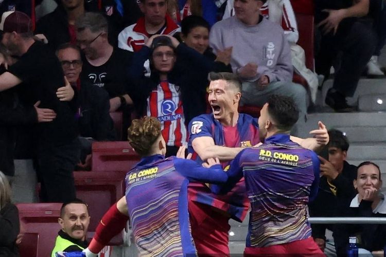 UEFA Jawab Protes Hansi Flick Soal Lapangan Markas Atletico Madrid