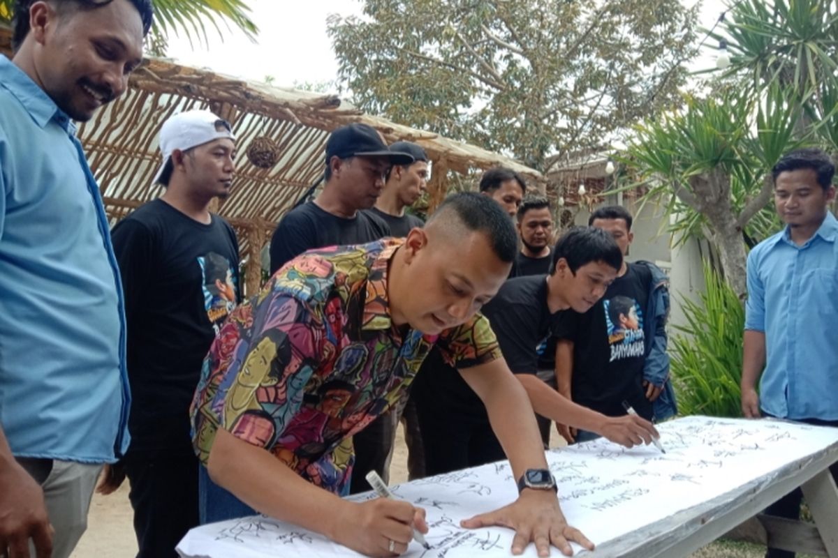 Pemuda Banyuwangi saat deklarasi jadi Bolone Gibran 
