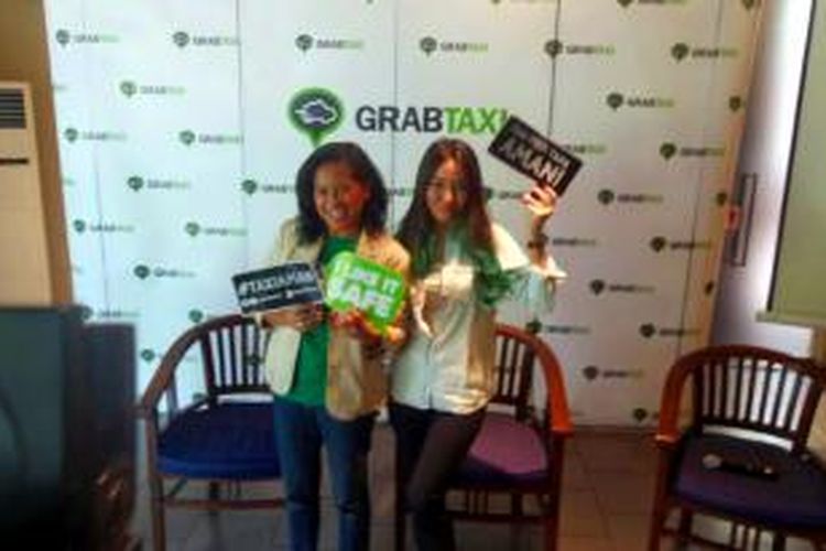 Head of Marketing GrabTaxi Indonesia, Kiki Rizki, bersama Marischka Prudence di jumpa pers kampanye #TaksiAman