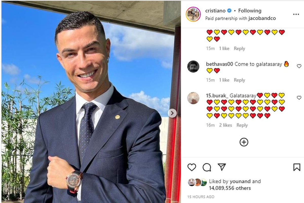 Cristiano Ronaldo pakai jam tangan Jacob & Co khusus