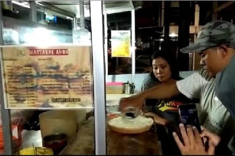 Martabak bangka Ahon di Jalan Jenderal Sudirman, Pangkal Pinang, Bangka. 