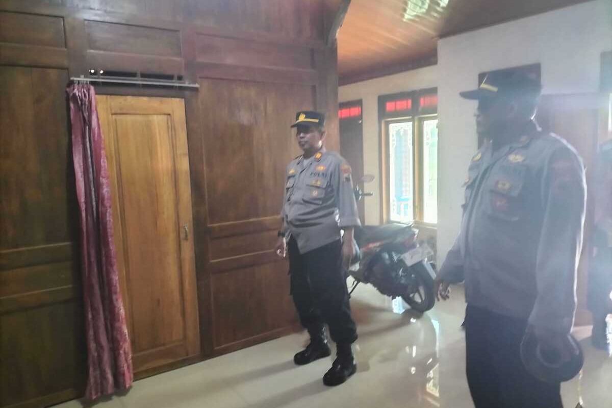 Suasana TKP pembunuhan di Desa Ronggo, Kecamatan Jaken, Kabupaten Pati, Jawa Tengah, Selasa (4/6/2024)