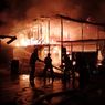 Diduga Penghuninya Lupa Matikan Kompor, Rumah Panggung di Pulau Sebatik Ludes Terbakar