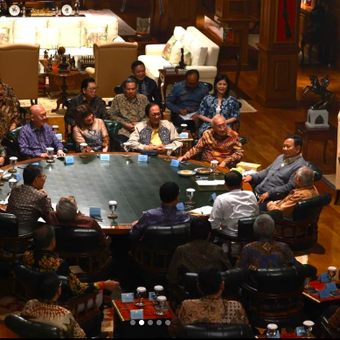 Presiden Prabowo dan pengusaha Apindo di kediaman Prabowo, Hambalang, Bogor, 9 Februari 2026. 