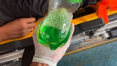 Pria Tewas Usai Minum Pembersih Toilet, Salah Mengira Soda Hijau