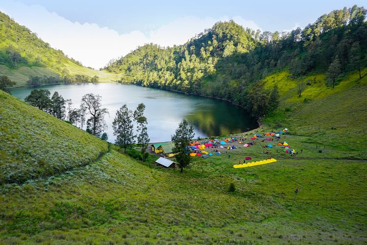 Ranu Kumbolo (foto diambil sebelum pandemi Covid-19).