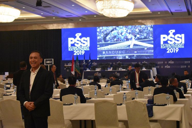 Mochamad Iriawan (Iwan Bule) hadir sebagai salah satu calon ketua umum PSSI di KLB PSSI 2019 pada Sabtu, 2 November 2019 di Shangri-La Hotel, Jakarta. 