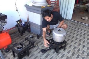 Gas Melon Langka dan Mahal, Warga Parepare Buat Kompor Berbahan Bakar Limbah Oli dan Minyak Goreng