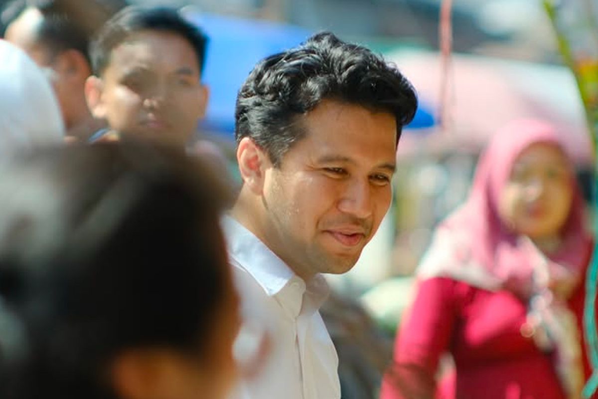 Wakil Gubernur Jawa Timur, Emil Elestianto Dardak angkat bicara soal kasus penahanan ijazah di Jatim. 