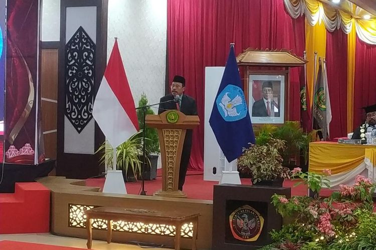 Sekda Provinsi Kalteng sekaligus Ketua ILUNI UPR Nuryakin menghadiri agenda wisuda sarjana dan pascasarjana UPR, Sabtu (16/12/2023).