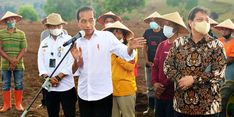Tanam Jagung di Jeneponto, Jokowi Harap Produksi Jagung di Sulsel 1,8 Juta Ton
