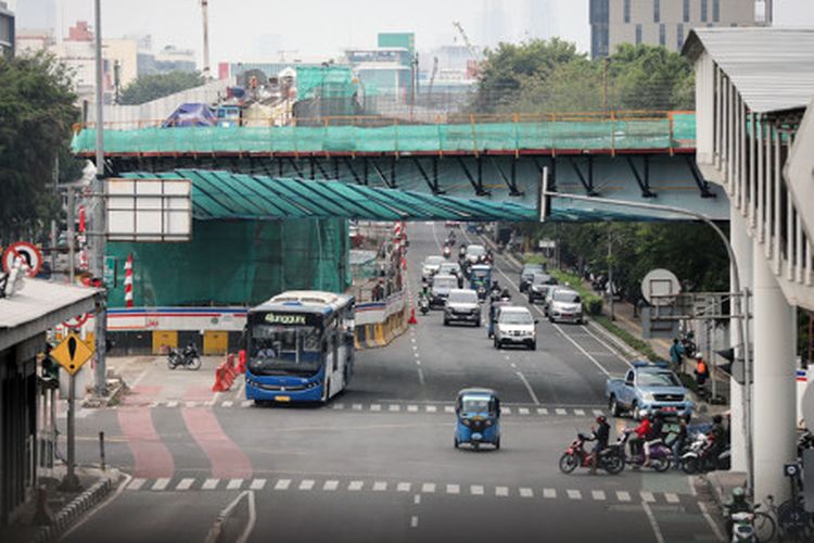 Ilustrasi kepadatan lalu lintas karena pembangunan LRT Velodrome-Manggarai