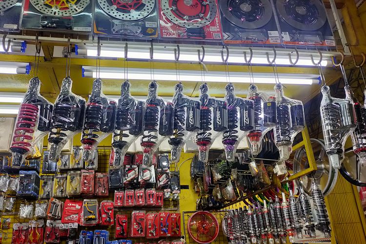 Pilihan shockbreaker di bengkel Orion Motor, Bogor