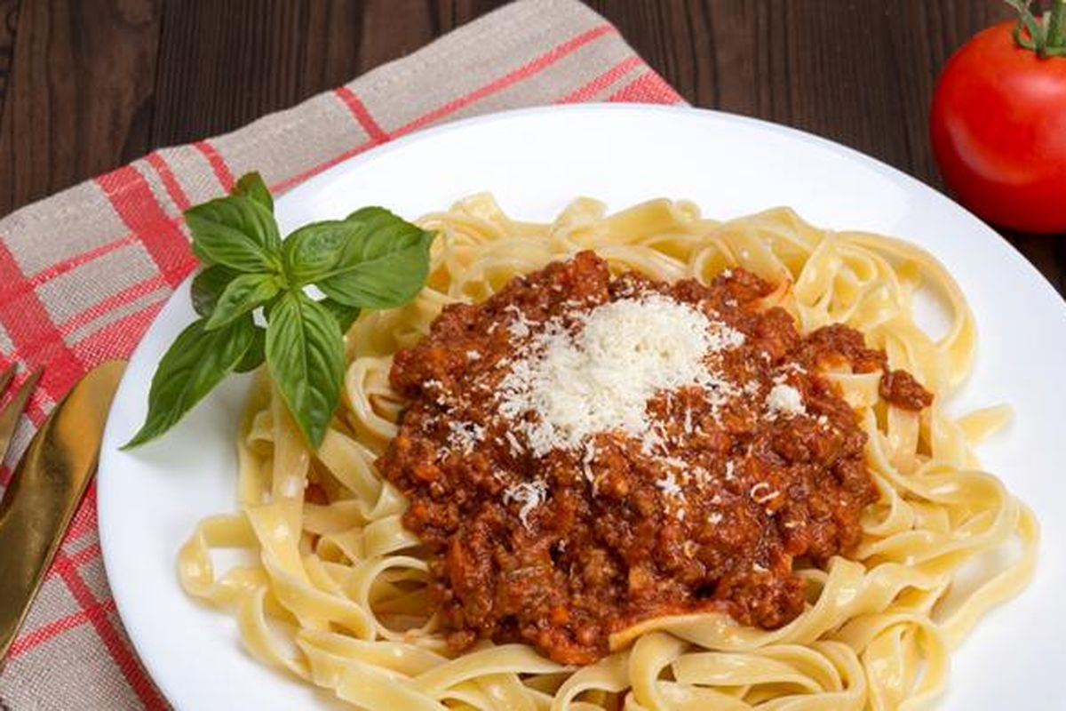 Tagliatelle al Ragu, versi sebenarnya dari Spaghetti Bolognese.