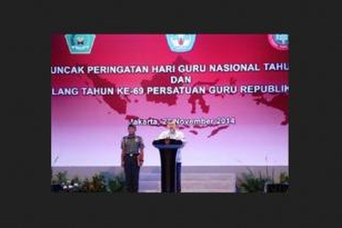 Wakil Presiden (Wapres) Jusuf Kalla hadir langsung menyapa ribuan guru dalam puncak peringatan Hari Guru Nasional 2014 di Istora Senayan, Jakarta, Kamis (27/11/2014) lalu.