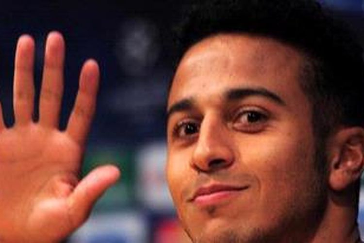 Gelandang Barcelona, Thiago Alcantara, akan segera menjadi pemain Bayern Muenchen.