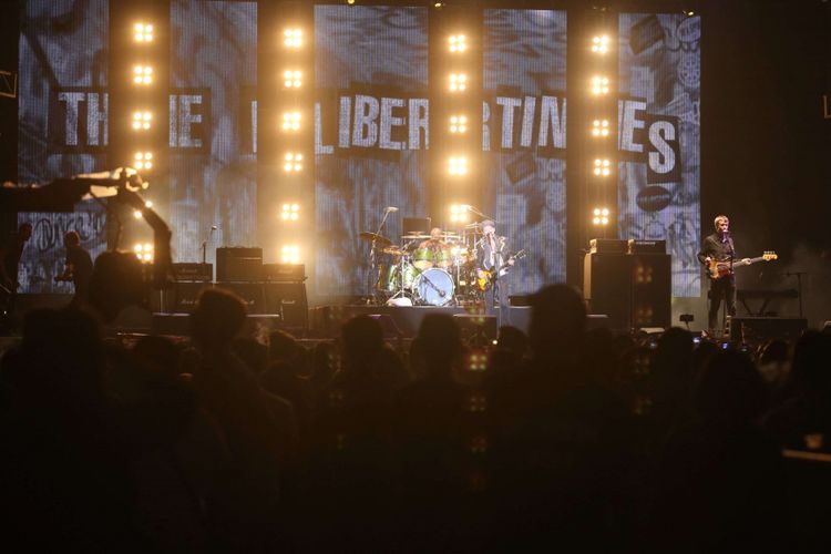The Libertines tampil menghibur penonton saat acara Hodgepodge Superfest 2018 di Allianz Ecopark Ancol, Jakarta Utara, Sabtu (1/9/2018). Sebanyak 15 artis musik internasional dan lokal akan tampil, salah satunya The Libertine ess Connelly, August Alsina, Sound Wave, Sundara Karma, Swim Deep, All Time Low dan lain-lain.