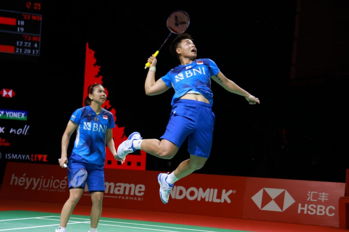 Greysia Polii/Apriyani Rahayu saat bertanding di BWF World Tour Finals 2021 di Bali International Convention Centre, Jumat (3/12/2021).