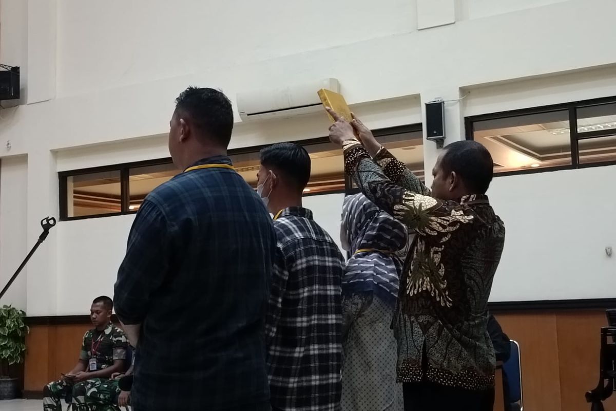 Empat dari lima saksi yang hadir dalam persidangan kasus pembunuhan Imam Masykur oleh tiga oknum TNI di Pengadilan Militer II-08 Jakarta, Cakung, Jakarta Timur, Kamis (2/11/2023).