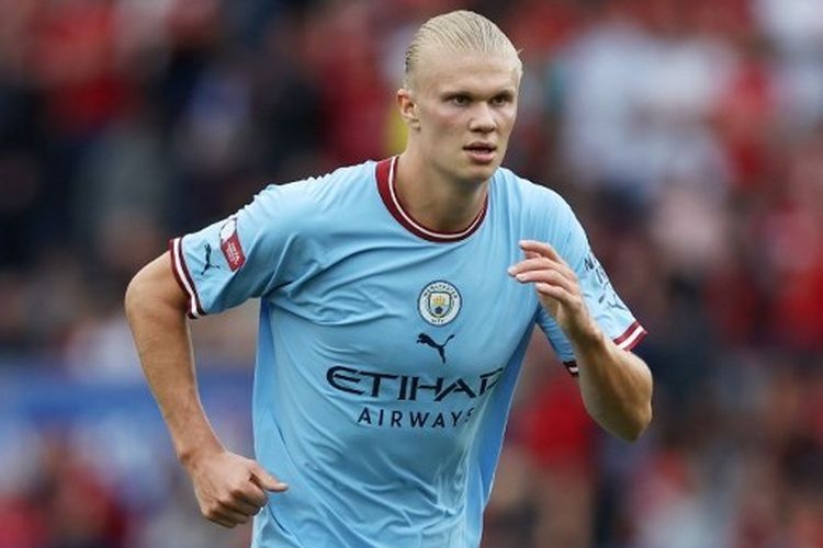 Erling Haaland ketika tampil pada laga Community Shield 2022 yang mempertemukan Liverpool vs Man City di King Power Stadium, Sabtu (30/7/2022). Laga Community Shield 2022 berakhir 3-1 untuk kemenangan Liverpool. Terkini, Haaland sukses mencetak brace alias dua gol untuk membantu Man City menaklukkan West Ham United 2-0 pada laga pekan pertama Liga Inggris 2022-2023, Minggu (7/8/2022).