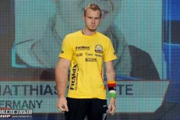Atlet panco asal Jerman, Matthias Schlitte.