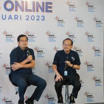 (kiri) Rektor Binus University, Prof.Dr.Ir. Harjanto Prabowo, M.M dan Direktur Binus University Online Learning Dr. Agus Putranto, S.Kom, M.T. M.Sc, 13 Februari 2023.