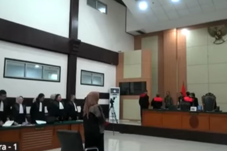 Eksepsi Dokter Tifa Dikabulkan, Hakim dan Jaksa Langsung Tinggalkan Ruang Sidang