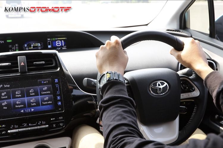 Toyota Prius PHEV Kompas.com Otomotif Challenge (KOC)