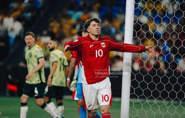 Penyerang Timnas Indonesia, Ole Romeny, saat merayakan gol ke gawang Australia pada lanjutan laga Kualifikasi Piala Dunia 2026 di Sydney Football Stadium, Kamis (20/3). Kata Patrick Kluivert soal Penyebab Kekalahan Timnas Indonesia dari Australia 1-5