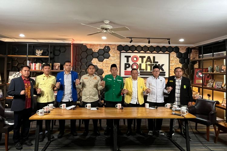 Seruan Menjaga Indonesia bersama Pemuda Lintas Iman dibacakan oleh Ketua Umum GP Ansor, Addin Jauharudin dalam siaran pers, Minggu (31/8/2025).

