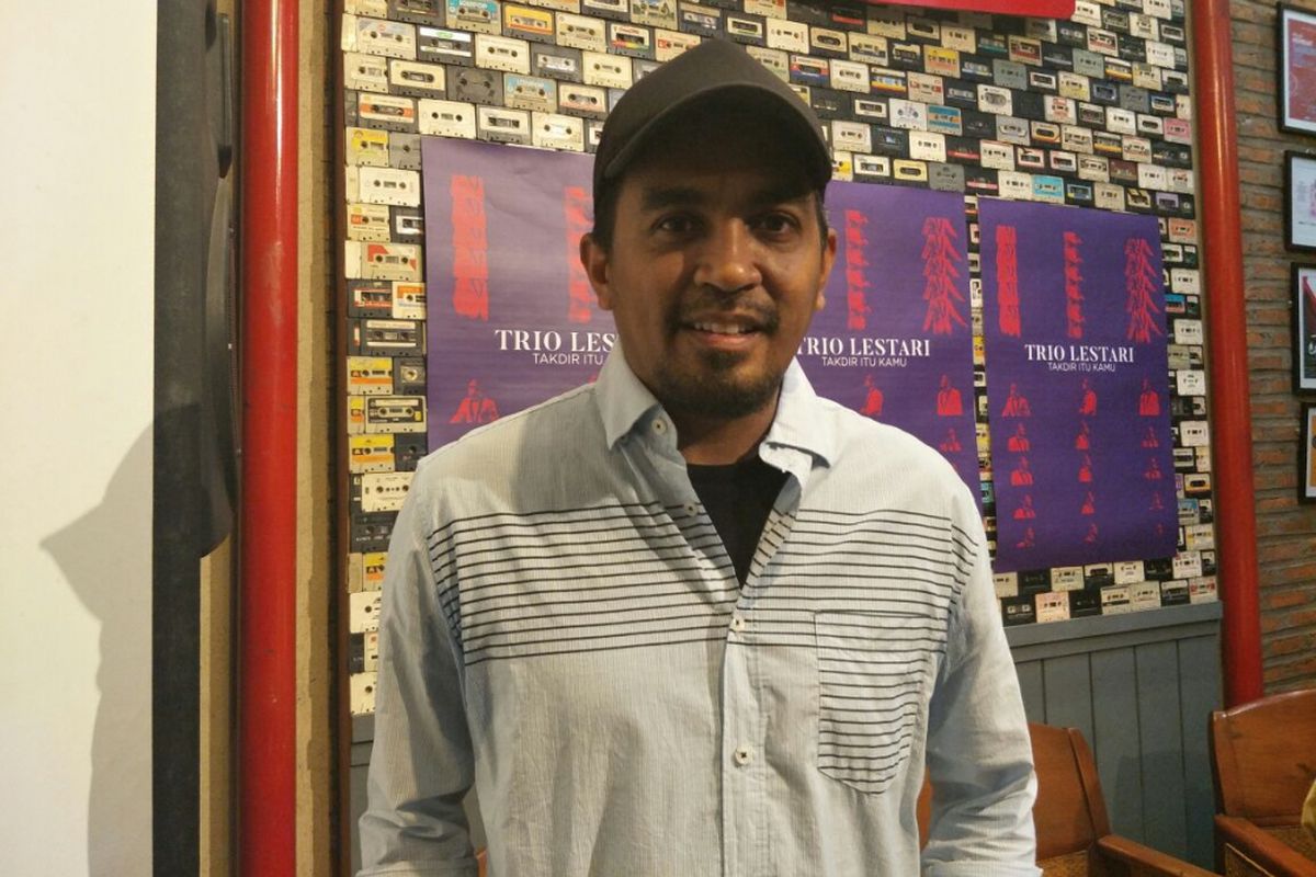 Glenn Fredly saat ditemui usai jumpa pers peluncuran lagu terbaru Trio Lestari Takdir Itu Kamu, di kawasan Petogogan, Jakarta Selatan, Senin (30/4/2018).