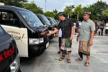Pemkab Jembrana Serahkan Mobil Pickup untuk Desa Adat, Bupati Kembang: Upaya Lestarikan Adat dan Tradisi