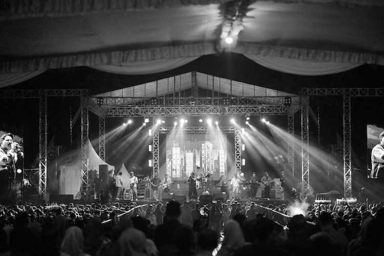 Konser musik yang diselenggarakan Pemkab Klaten bersama DKUKMP Klaten di Alun-alun Klaten, Sabtu (2/12/2023) 