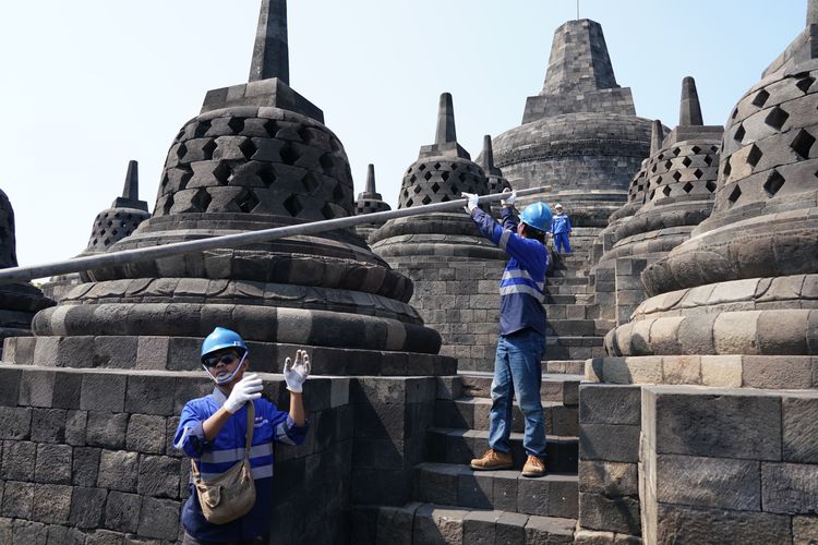 Mahastupa Candi Borobudur Dipugar, Wisatawan Tak Bisa Naik sampai Puncak, sampai Kapan?