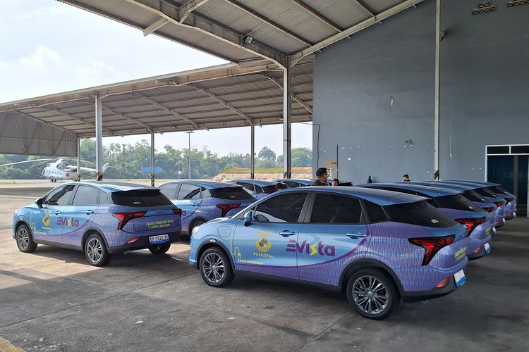 Neta V jadi taksi listrik di Bandara Sultan Syarif Kasim II (SKK II), Kota Pekanbaru, Riau.