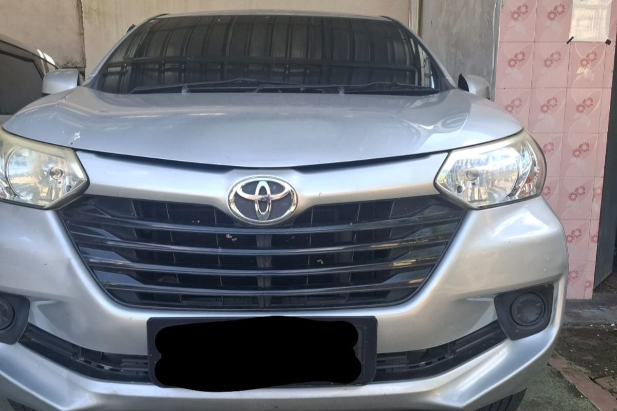 Barang bukti mobil Avanza milik tersangka RSD (56) diamankan di Mapolsek Sokaraja, Kabupaten Banyumas, Jawa Tengah.