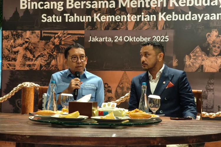 Menteri Kebudayaan (Menbud) Fadli Zon dan Wakil Menteri Kebudayaan Giring Ganesha dalam acara Satu Tahun Kementerian Kebudayaan yang digelar di Kawasan Senayan, Jakarta, Jumat (24/10/2025) malam.