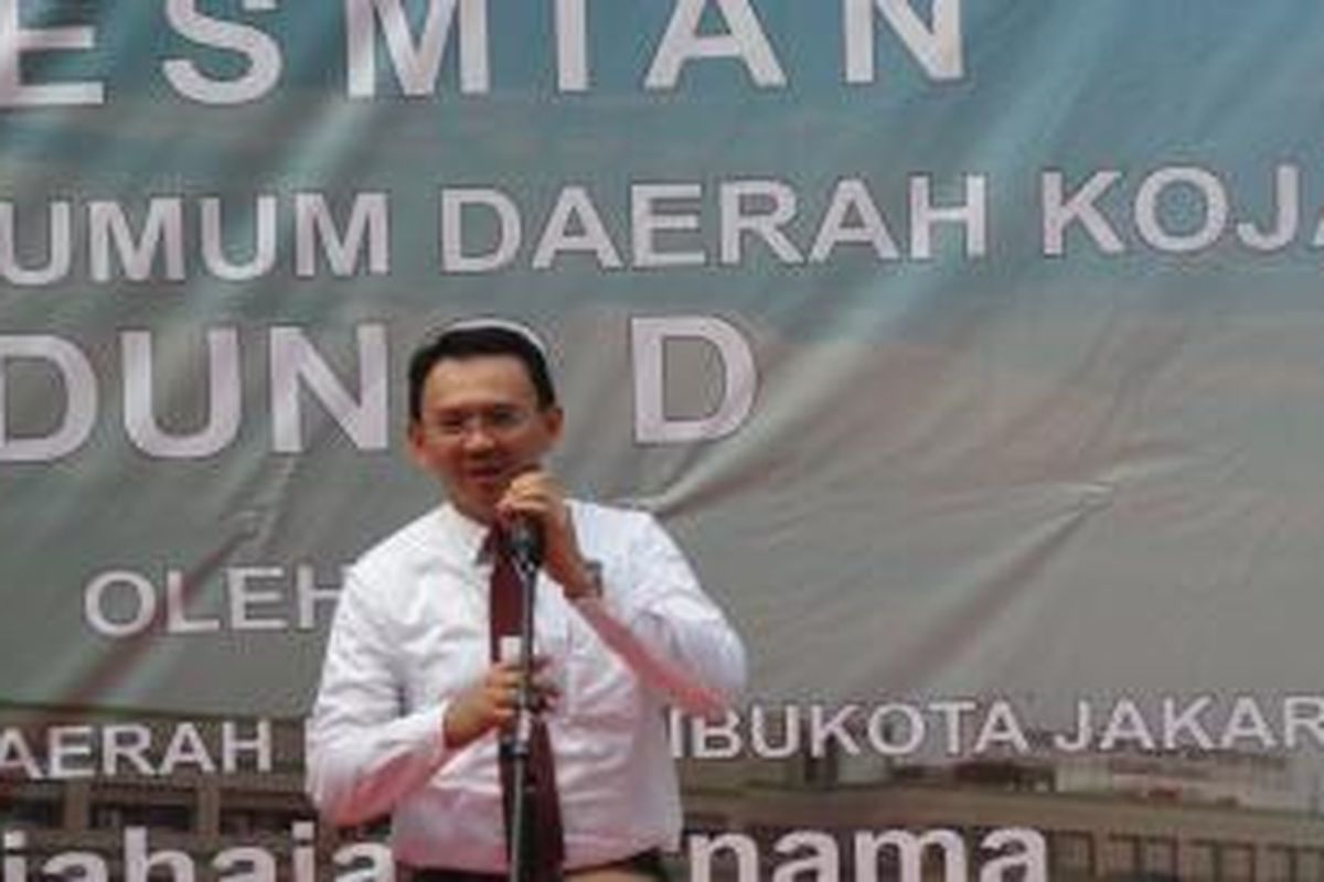 Gubernur DKI Jakarta Basuki Tjahaja Purnama saat meresmikan gedung Blok D RSUD Koja, Jakarta Utara, Selasa (10/11/2015). 