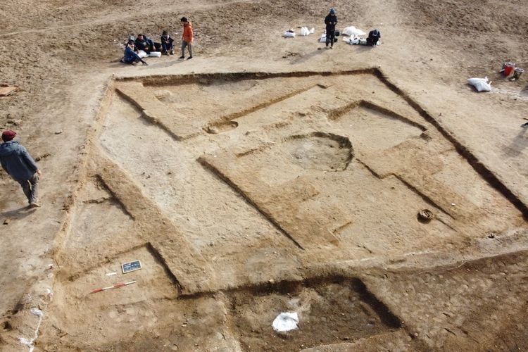 Para arkeolog juga telah menggali lubang yang menyimpan tanah liat di Lagash. Proyek Arkeologi Lagash