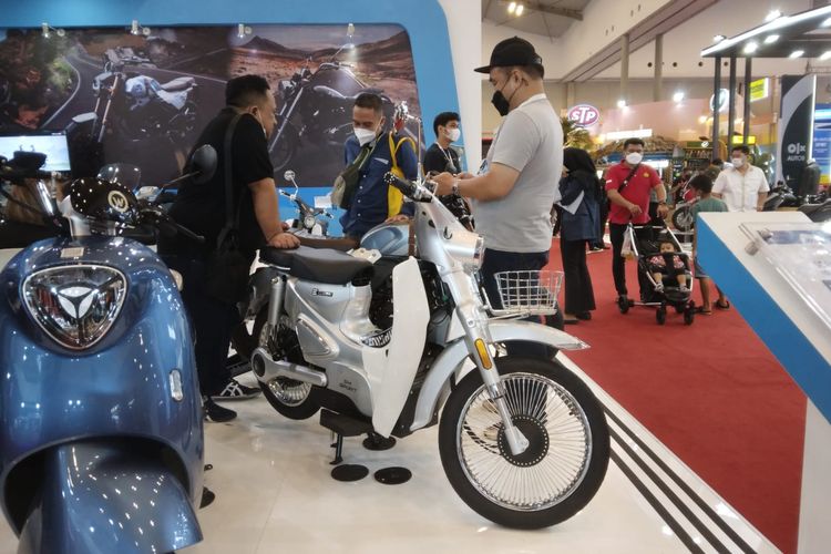 Geliat sepeda motor listrik semakin gencar di Indonesia. 
