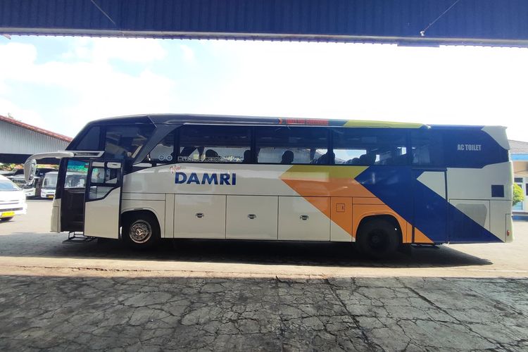 [POPULER OTOMOTIF] Kronologi Kru Bus DAMRI Ditusuk Sopir Pajero Sport | Ditemukan Honda Win 100 Punya Si Doel | Simak Harga Tiket IIMS 2025